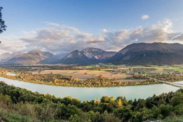 Sandra Dovjak- Unser schönes Fleckerl ...Blick auf Ferlach und die Berge